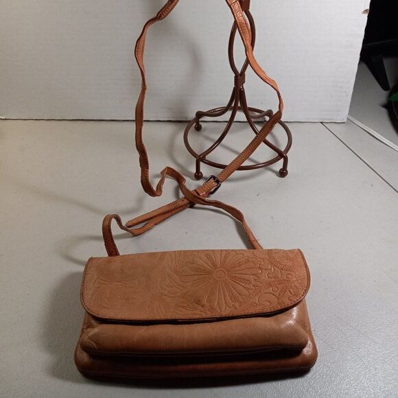 C&C California Tooled Crossbody bag - Picture 1 of 16